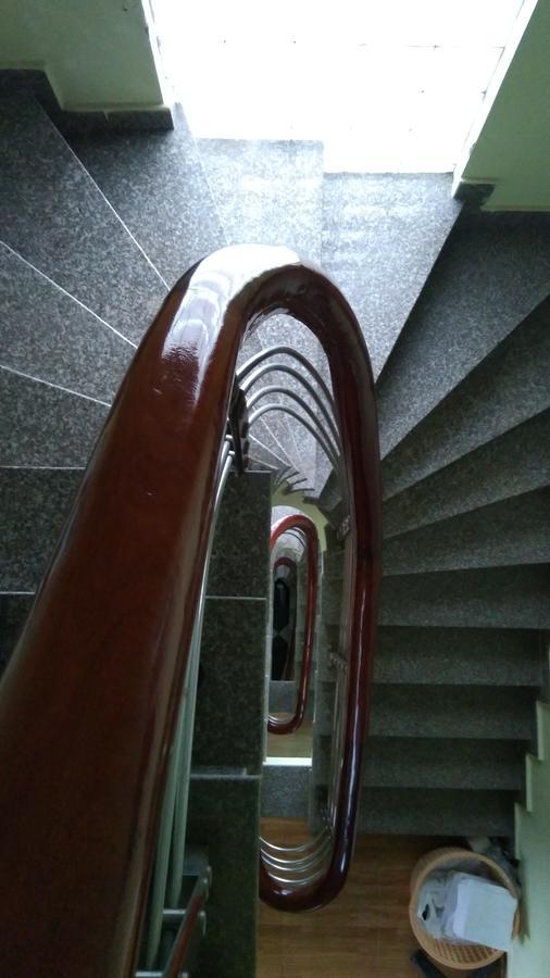 Backpackers Hotel Ha Tinh Bagian luar foto