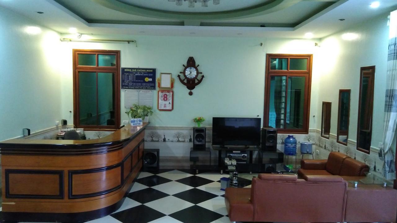 Backpackers Hotel Ha Tinh Bagian luar foto