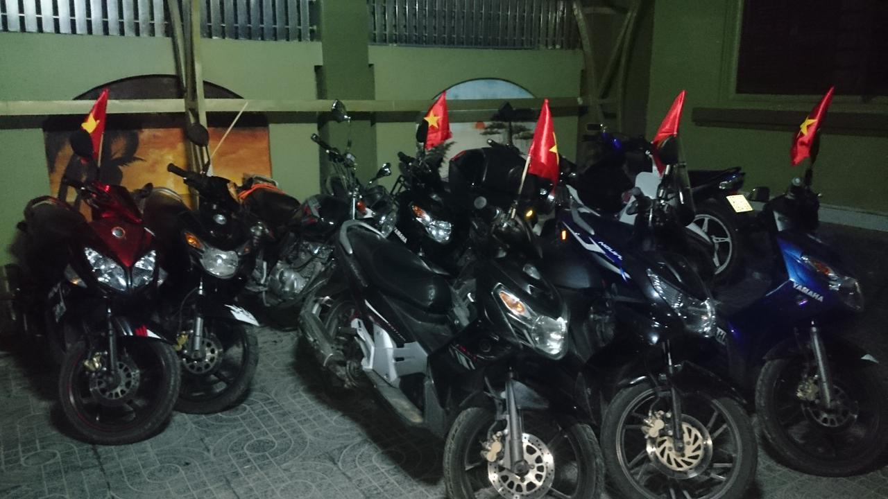 Backpackers Hotel Ha Tinh Bagian luar foto